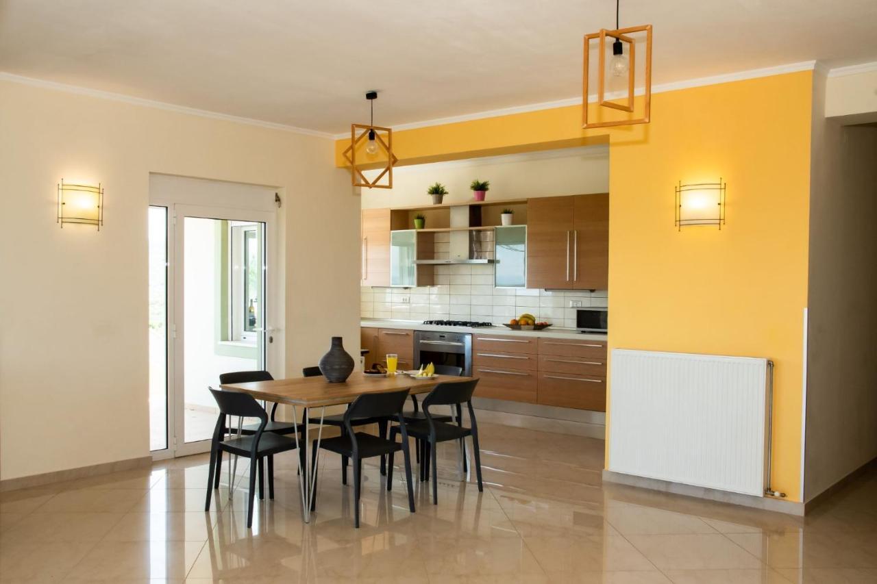 Dimokratia Villa Kolymbari