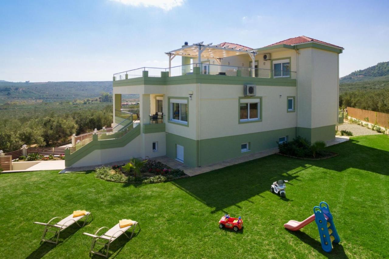 Villa Dimokratia *